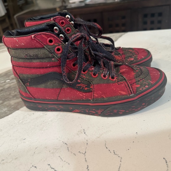 Vans x Nightmare on Elm Street Sk8-Hi | Freddy Collab | Men’s 4 / Women’s 5.5 - Picture 2 of 9